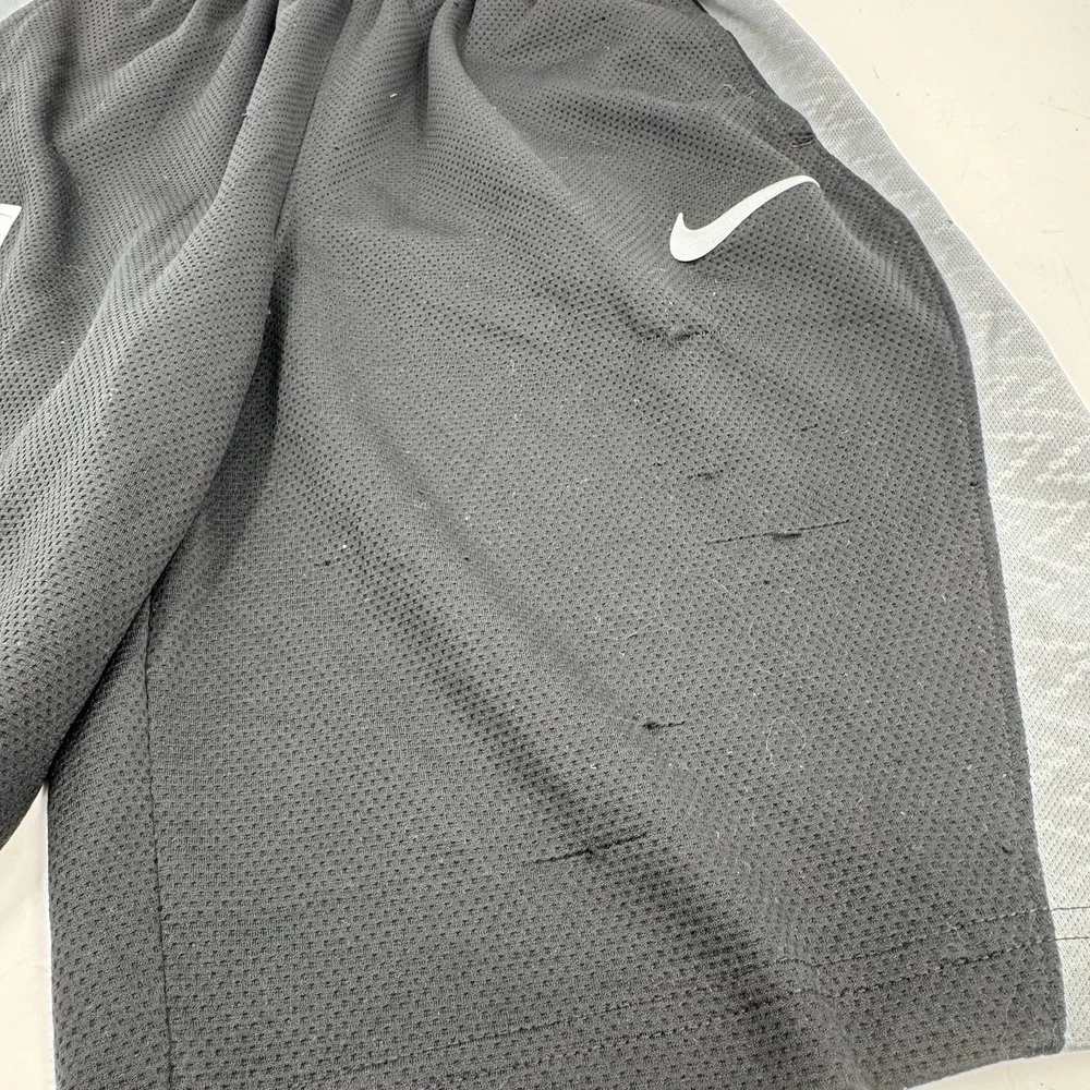 Nike ensures knit fabric